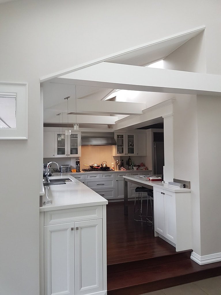 Kitchen painted in Farrow And Ball Strong White